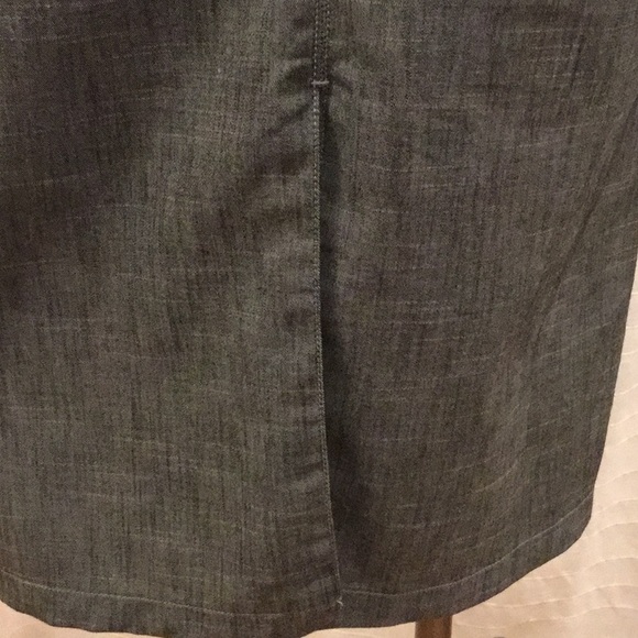 Midi Skirt with back zip - Picture 3 of 9